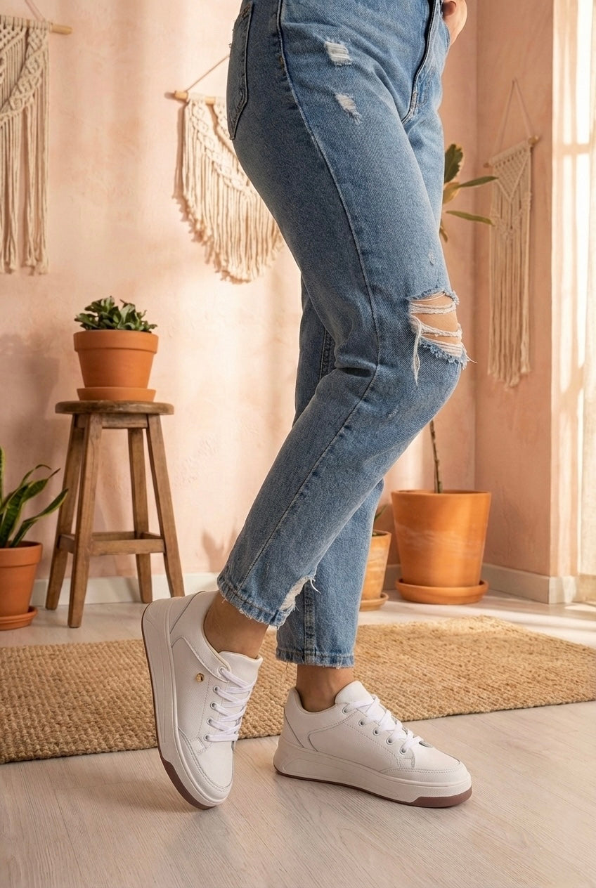 Ashley Sneaker- White