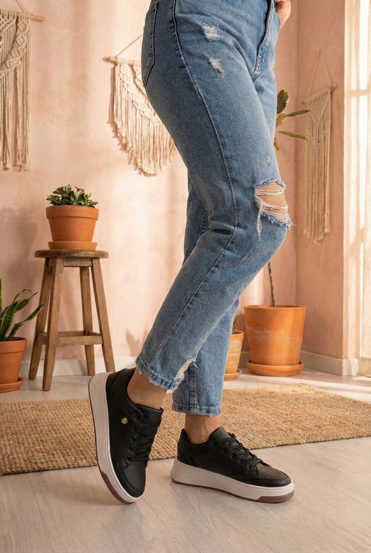 Ashley Sneaker- Black